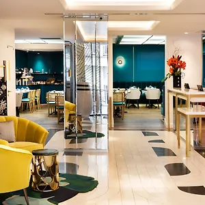 Victor Hugo Kleber 4*, Paris France