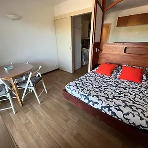 https://studio-meuble-sur-le-port-de-hyeres.aixenprovencehotels.org